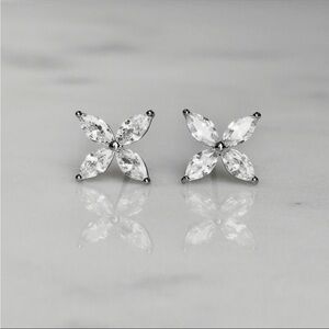 14K gold plated Clover Earrings. BRAND NEW